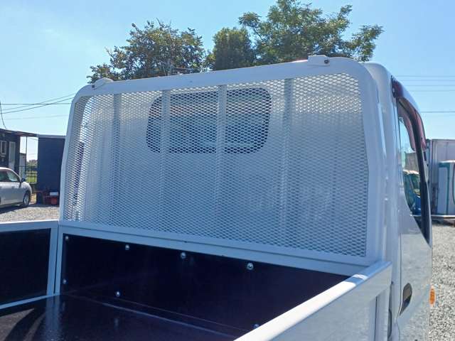 Mitsubishi Fuso Canter 9