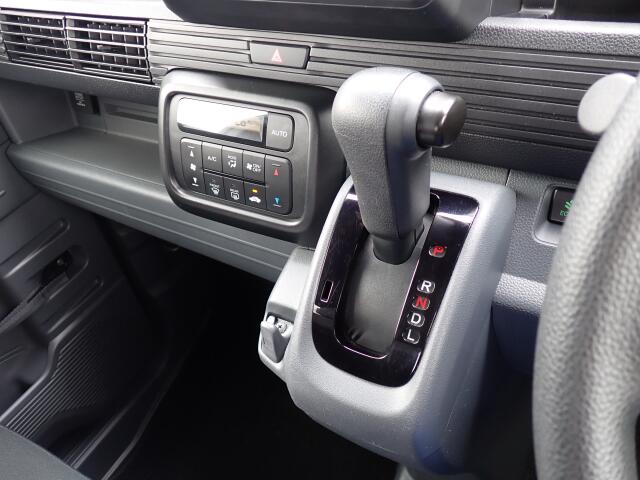 Honda N-VAN 11