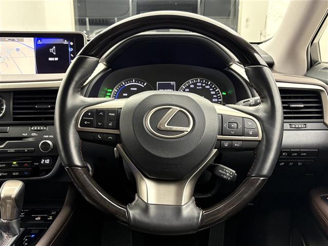 Lexus RX 9