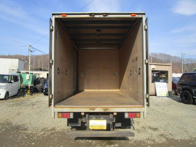Hino Dutro 3