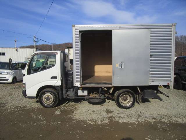 Hino Dutro 8