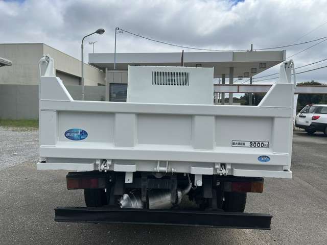 Mitsubishi Fuso Canter 4
