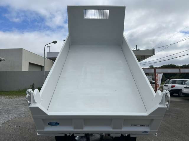 Mitsubishi Fuso Canter 10