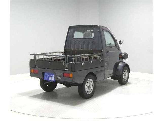Daihatsu Midget II 3