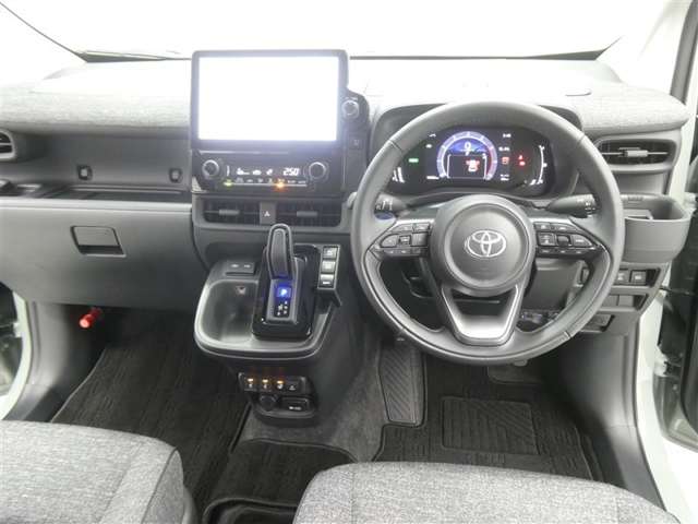 Toyota Sienta 8