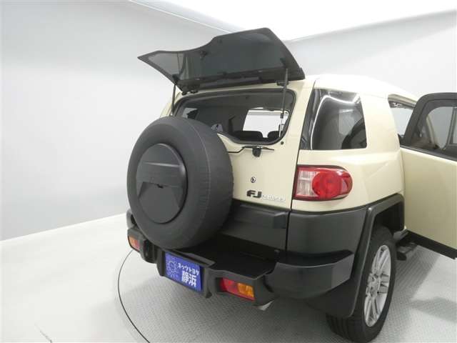 Toyota FJ Cruiser 7