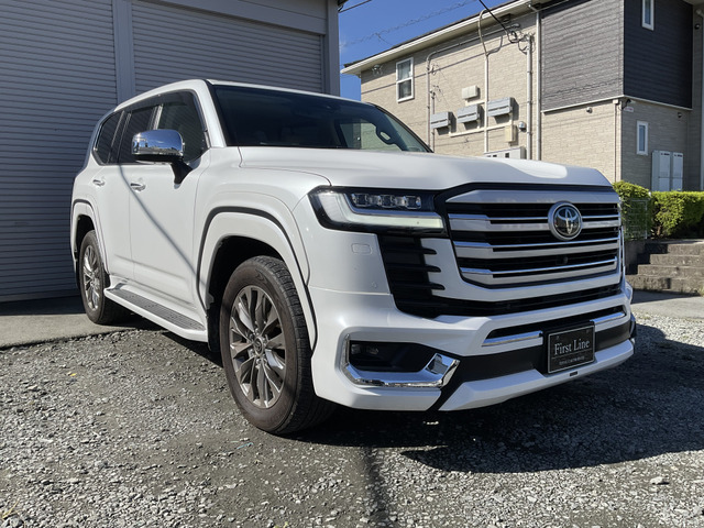 Toyota Land Cruiser 300 8