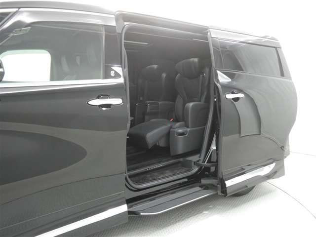 Toyota Alphard 3