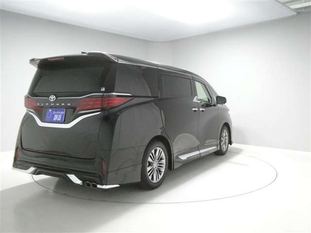 Toyota Alphard 5