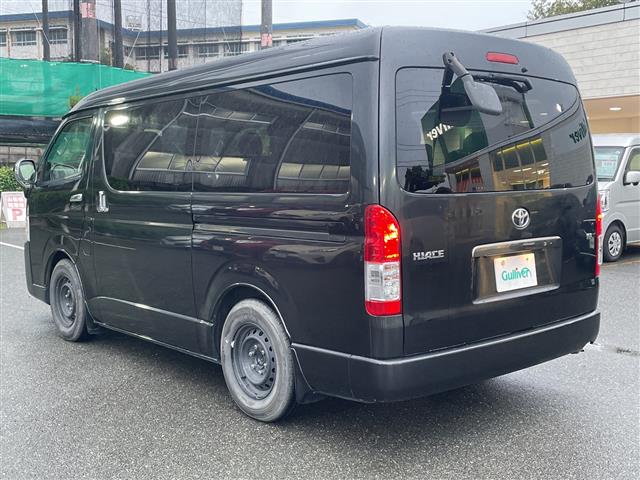 Toyota Hiace 7