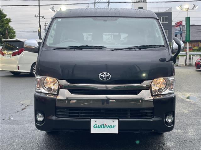 Toyota Hiace 8