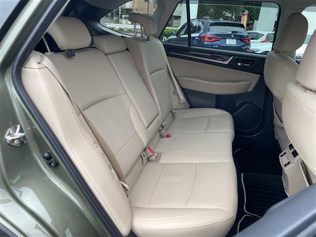 Subaru Legacy Outback 7