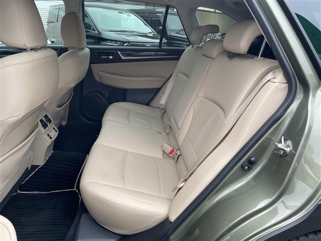 Subaru Legacy Outback 9