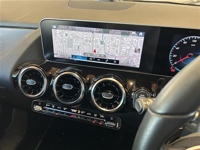 Mercedes-Benz GLA-Class 12
