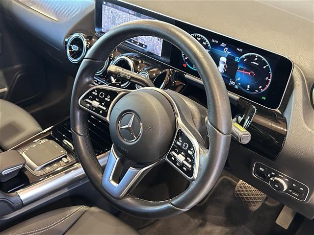 Mercedes-Benz GLA-Class 6