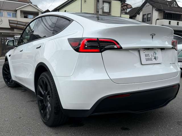 Tesla Model Y 7