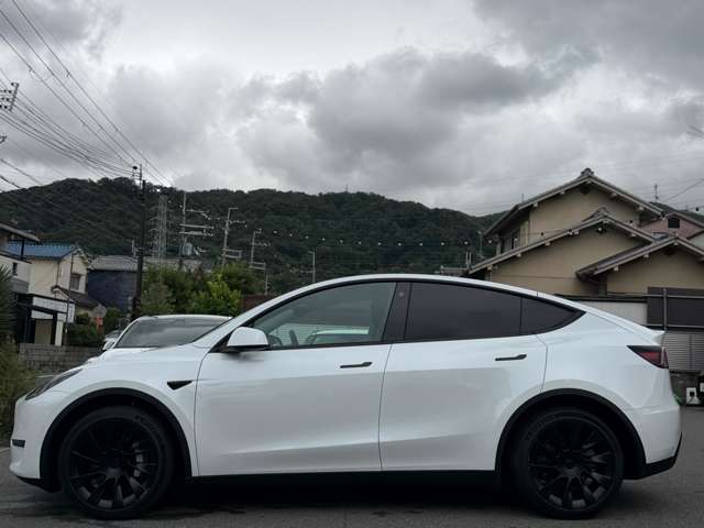 Tesla Model Y 10