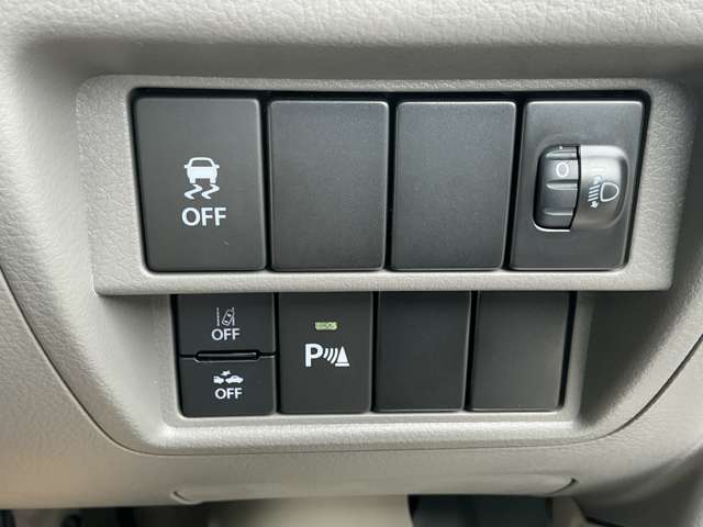 Nissan NV100 Clipper 11