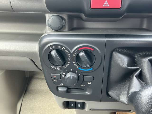 Nissan NV100 Clipper 5