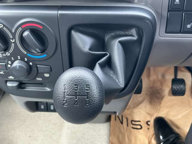 Nissan NV100 Clipper 6