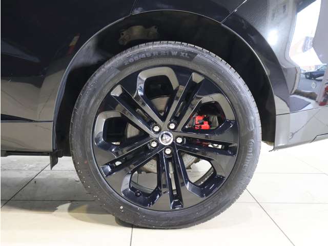 Jaguar F-Pace 9