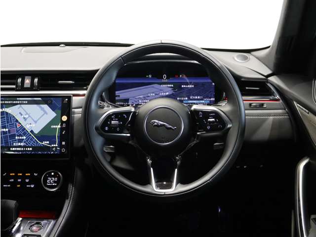 Jaguar F-Pace 10