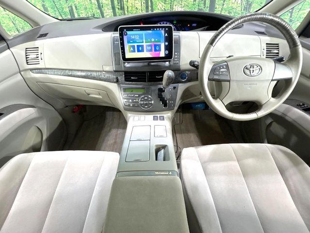 Toyota Estima Hybrid 7