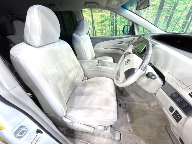 Toyota Estima Hybrid 9