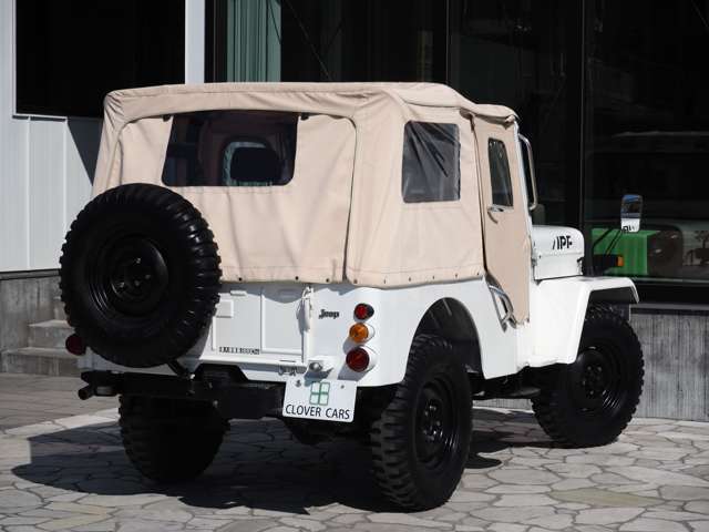 Mitsubishi Jeep 11