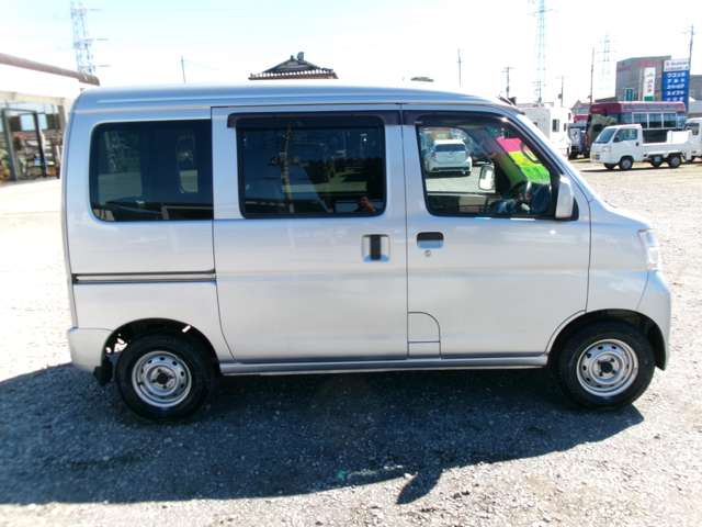 Daihatsu Hijet Cargo 6