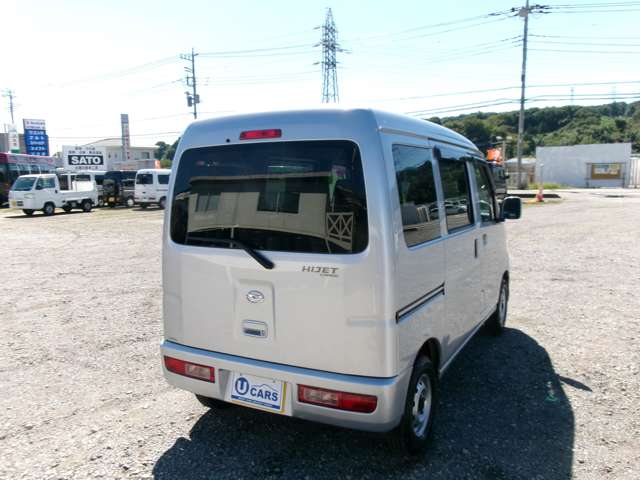 Daihatsu Hijet Cargo 7