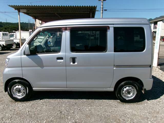 Daihatsu Hijet Cargo 9