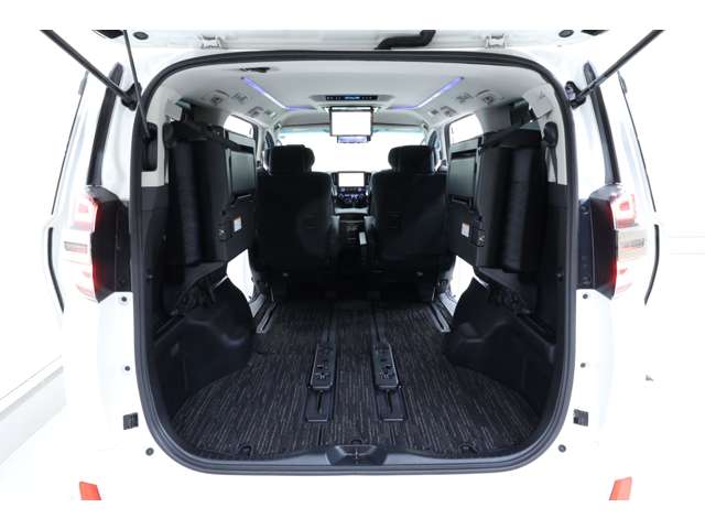 Toyota Vellfire 9