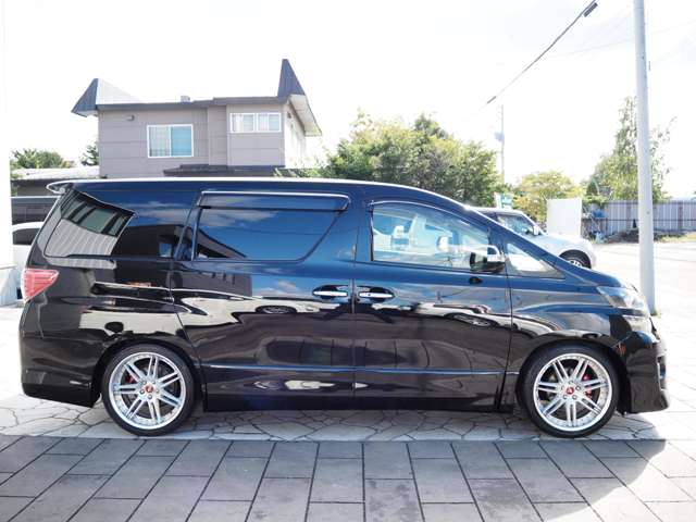 Toyota Vellfire 6