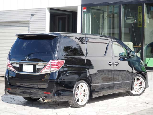 Toyota Vellfire 9