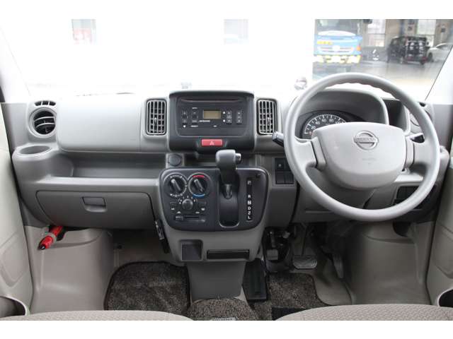 Nissan NV100 Clipper 4