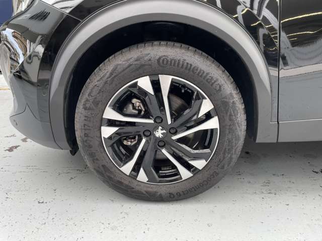 Peugeot SUV 2008 13