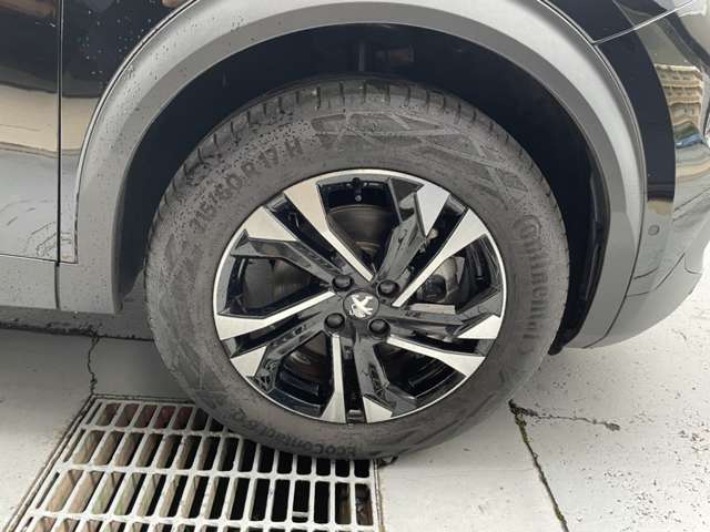 Peugeot SUV 2008 10