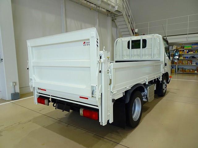 Hino Dutro 3