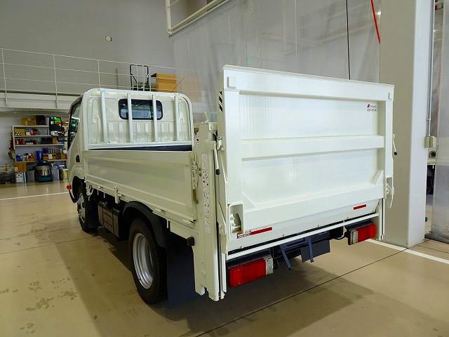 Hino Dutro 4
