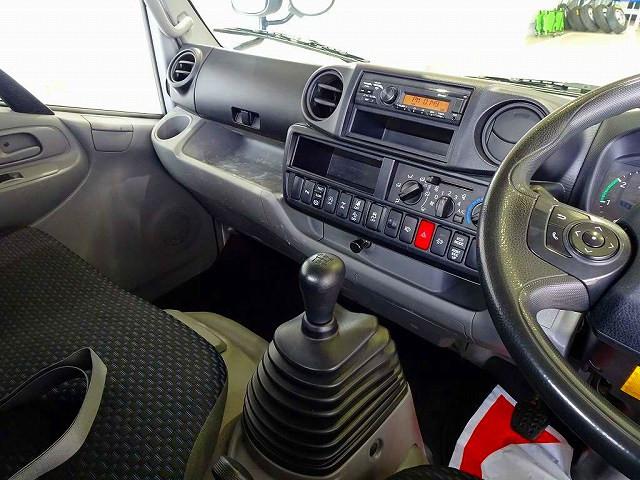 Hino Dutro 9
