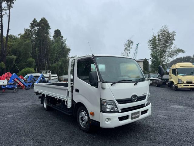 Hino Dutro 4