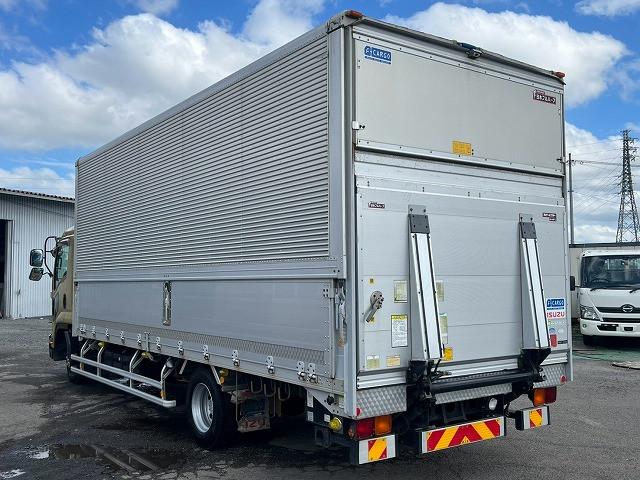 Isuzu Forward 9