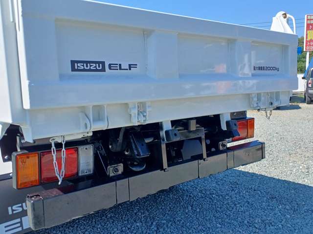 Isuzu Elf 7