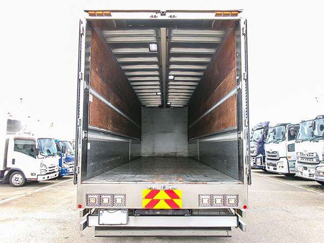UD Trucks Quon 9