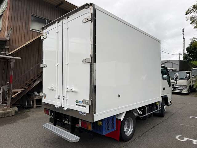 Isuzu Elf 8