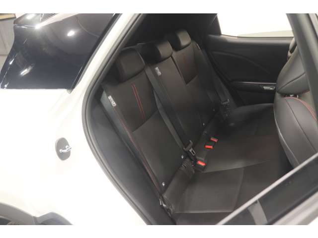 Lexus LBX 11