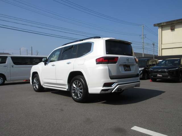 Toyota Land Cruiser 300 12