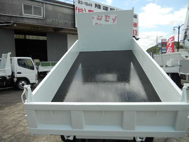 Mitsubishi Fuso Canter 9