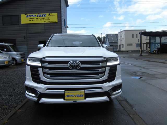 Toyota Land Cruiser 300 12